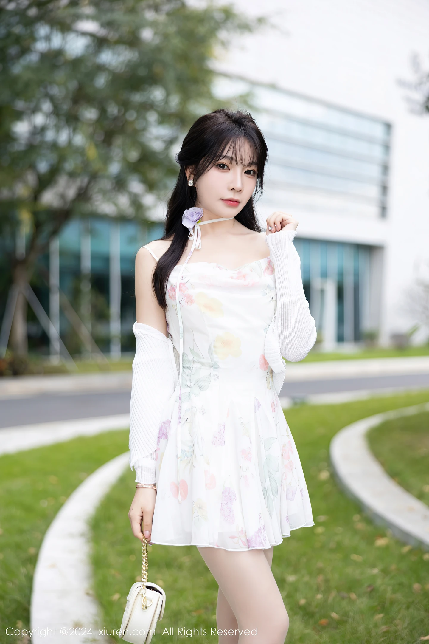 图片[3]-[XiuRen秀人网]VOL.7959 女神徐莉芝Booty性感白色短裙+黑色情趣服饰秀曼妙身姿诱惑写真82P-秀人网官方网站